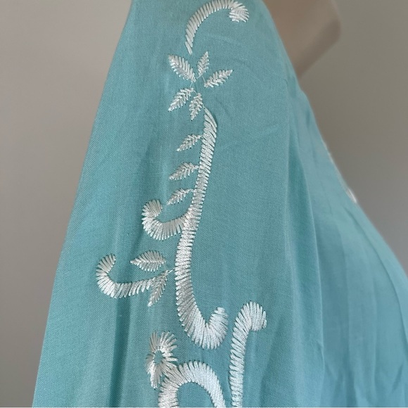 Karen Kane Aqua embroidery front tie Long Sleeve Top Sz medium - Picture 3 of 6